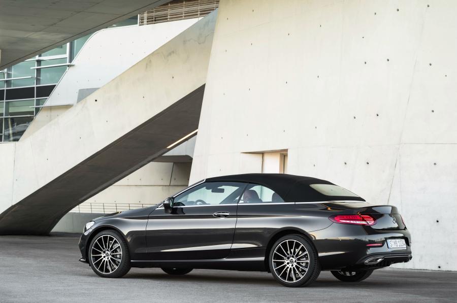  Mercedes-Benz C300 Avantgarde Cabriolet (A205) 2018 года  (WW) (фото 12 из 30)